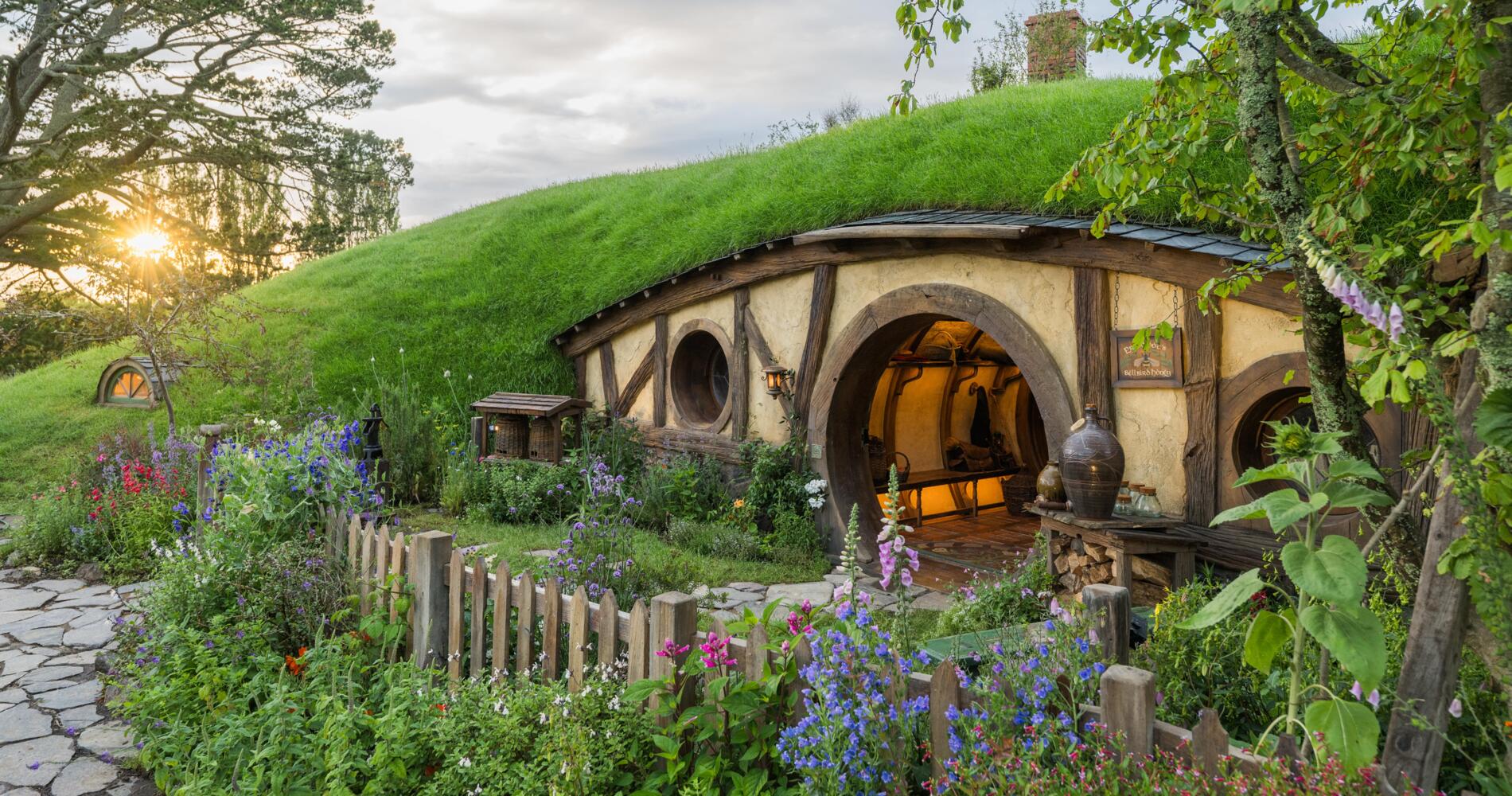 Hobbiton Movie Set